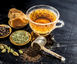 Jaggery Elachi Tea